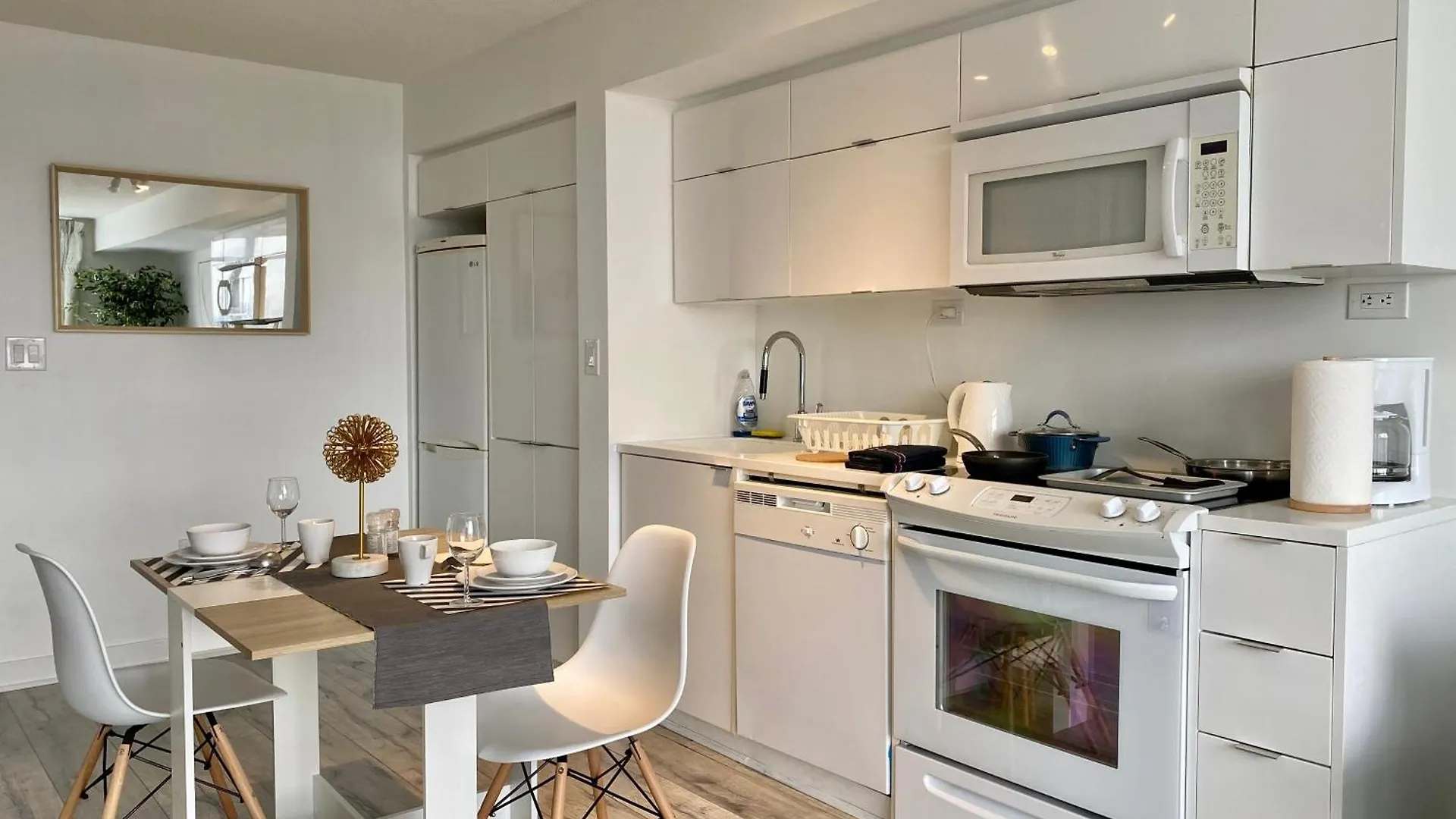 Luxury Executive Toronto Downtown Suites 0*,  Canada