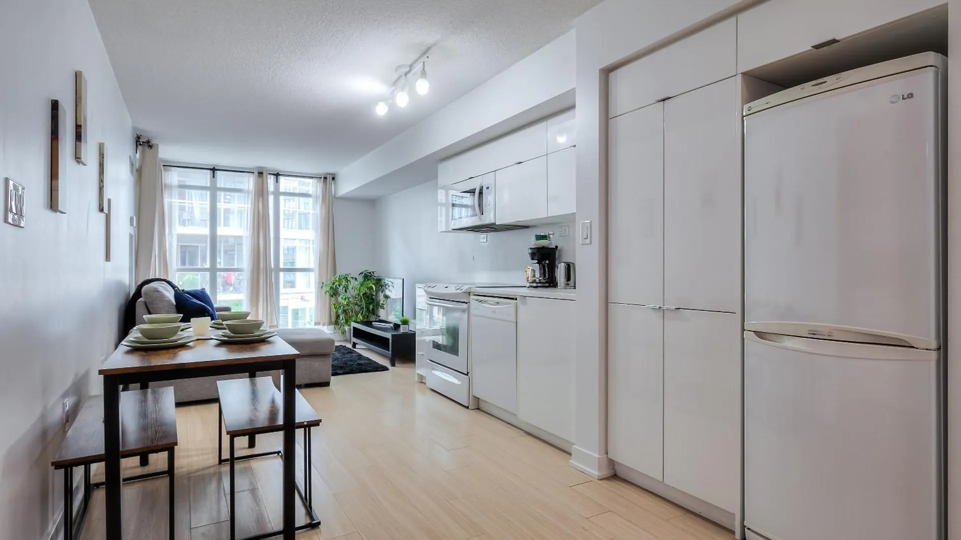 Luxury Executive Toronto Downtown Suites Apartment
