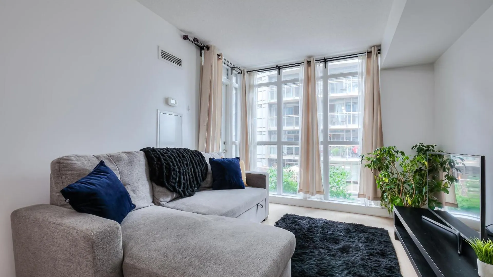 Luxury Executive Toronto Downtown Suites