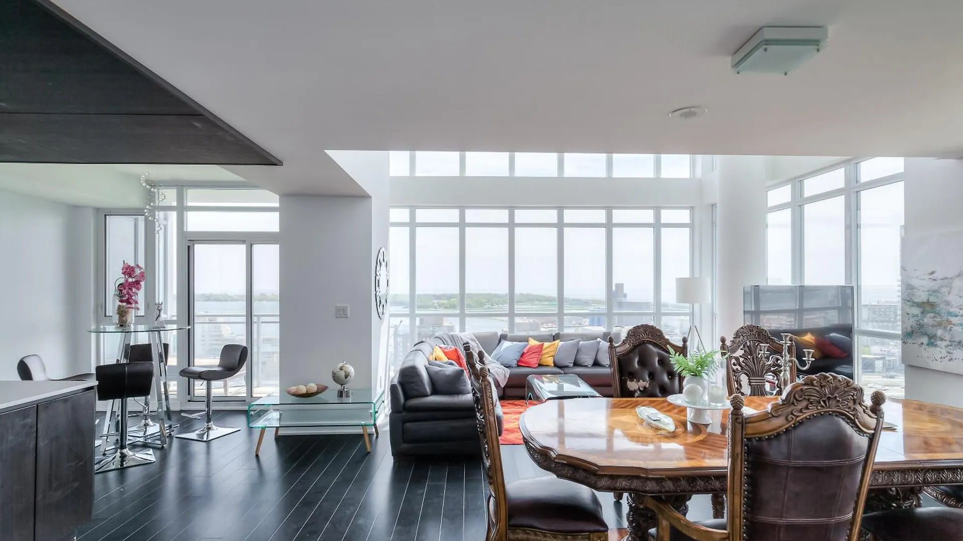 Luxury Executive Toronto Downtown Suites 0*,