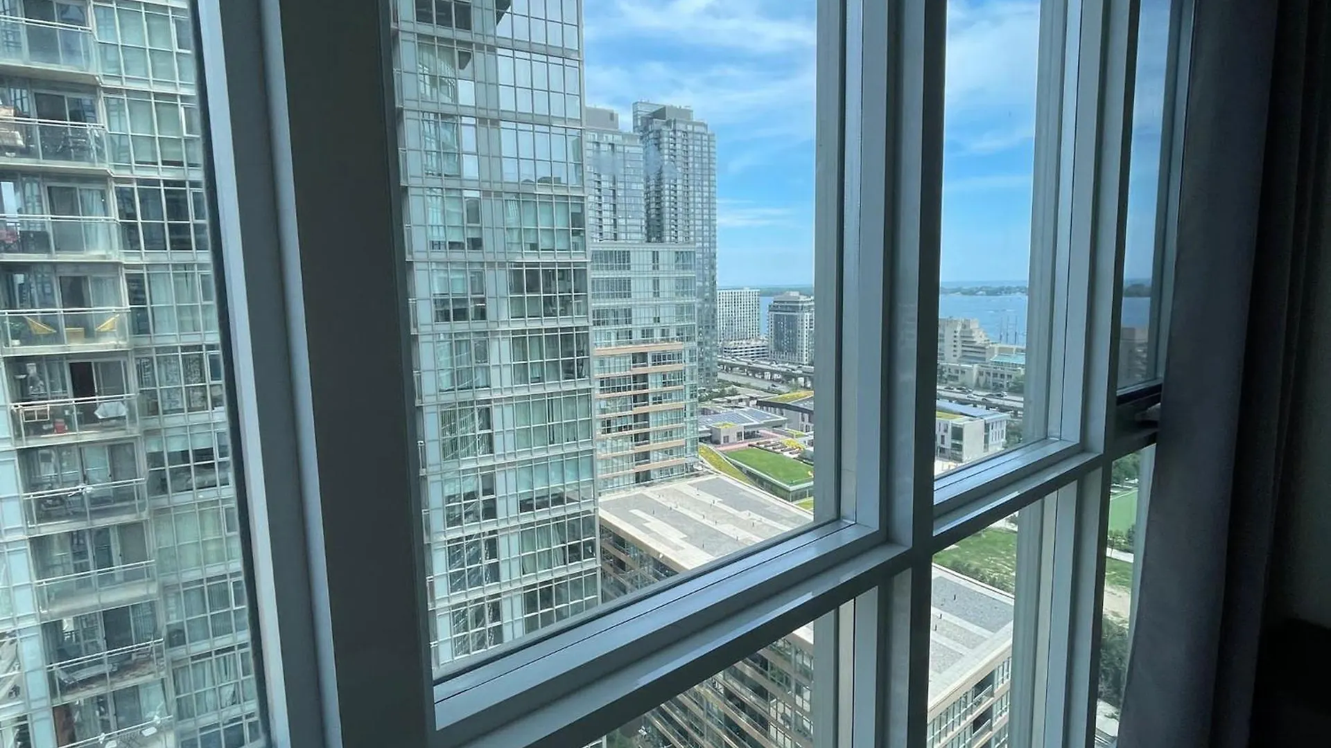 Luxury Executive Toronto Downtown Suites Apartment