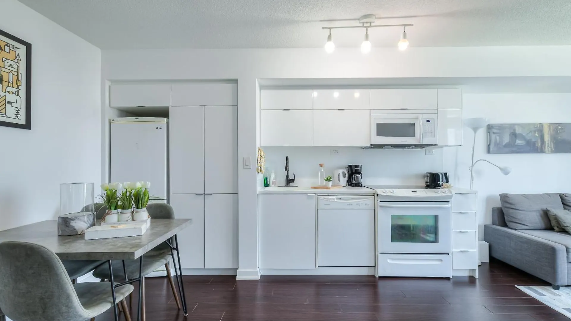 Luxury Executive Toronto Downtown Suites Apartment