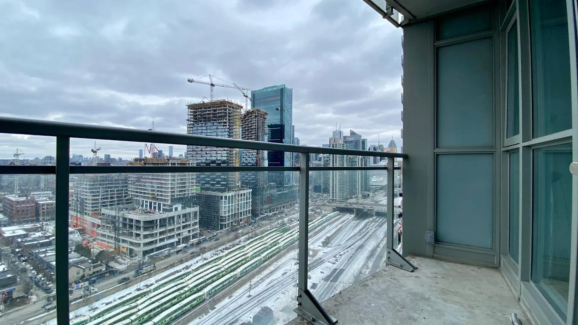 Luxury Executive Toronto Downtown Suites 0*,  캐나다