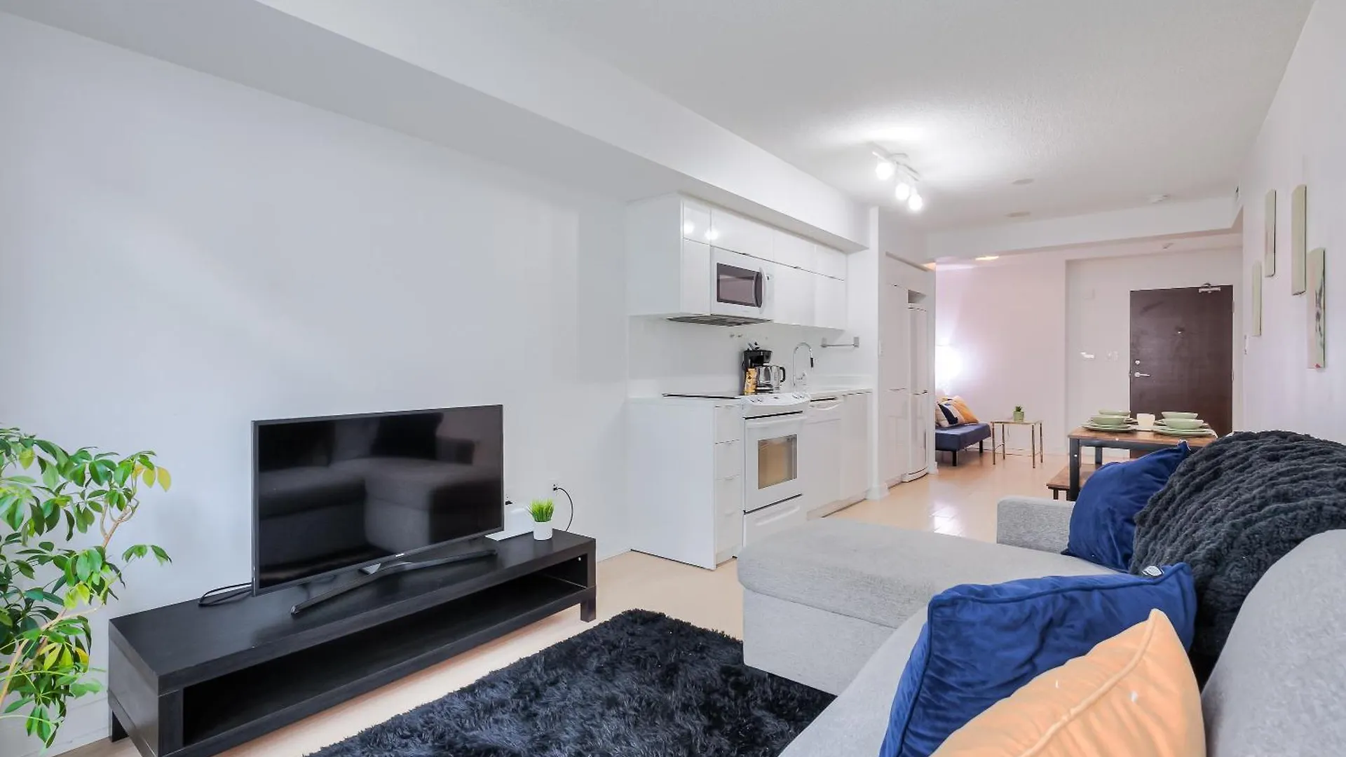 Luxury Executive Toronto Downtown Suites