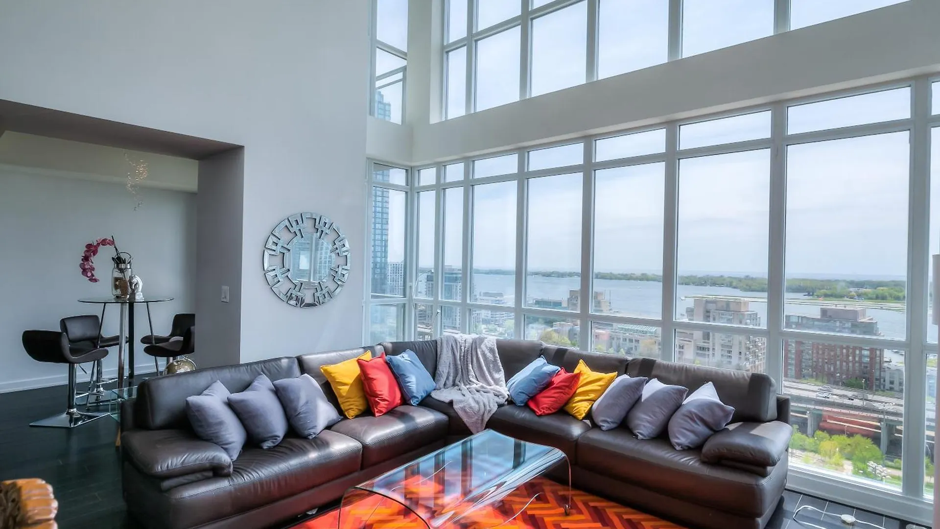 아파트 Luxury Executive Toronto Downtown Suites