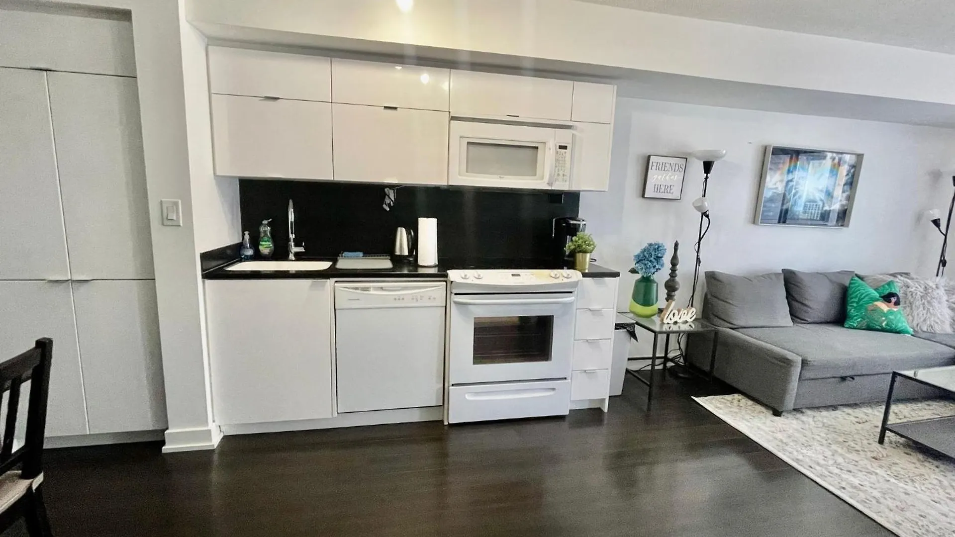 Luxury Executive Toronto Downtown Suites